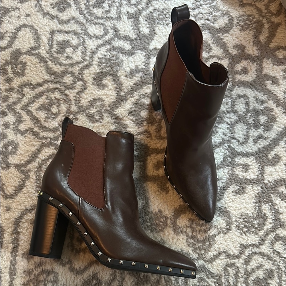 NWOT Edgy Brown Ankle Boots